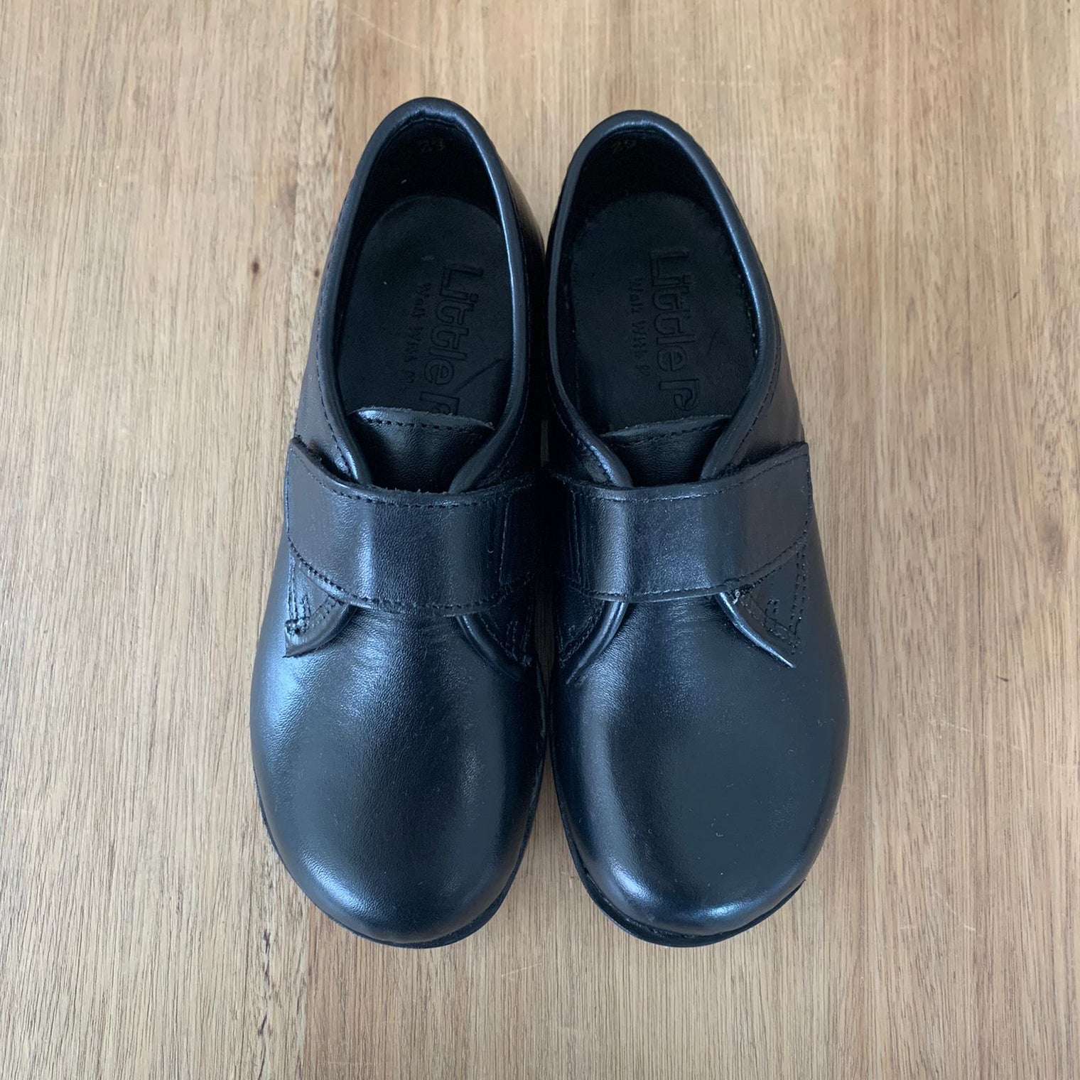 Closed Velcro Unisex Shoe | School Shoe